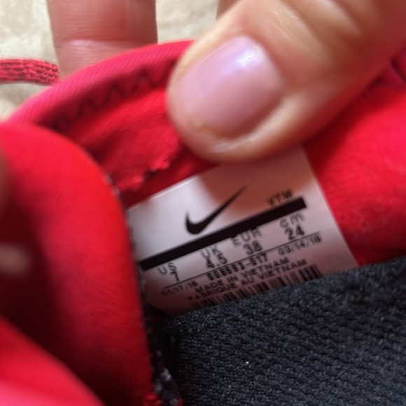 Nike Air Max - Picture 3 of 3